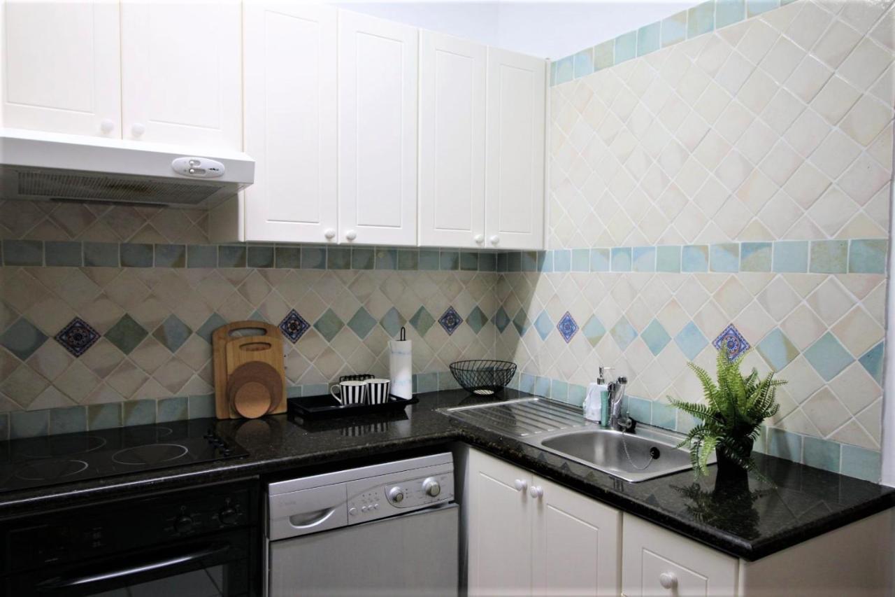 Cosea Living: Seaside 2 Bedroom Flat Kings Palace 209 Пафос Экстерьер фото